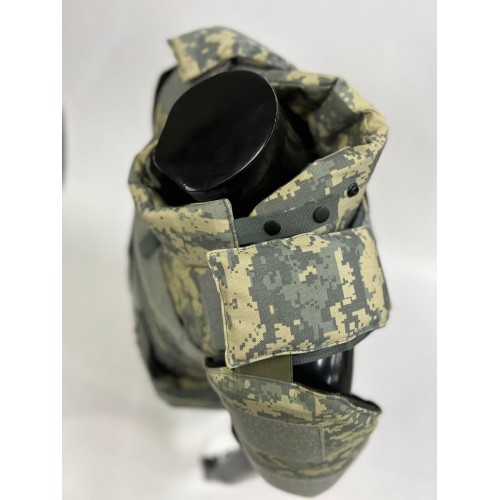 Военный бронежилет пиксельный с плитами в Великом Новгороде