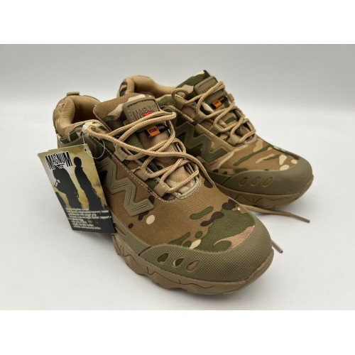 Треккинговые кроссовки «MAGNUM» летние в Великом Новгороде